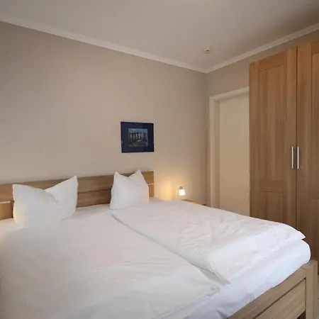 Am Stadtwald Apartment *