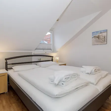 Am Stadtwald Apartment Kuehlungsborn